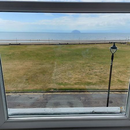 Girvan Guest House ภายนอก รูปภาพ